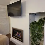 Seaside Flat With Fast Wifi