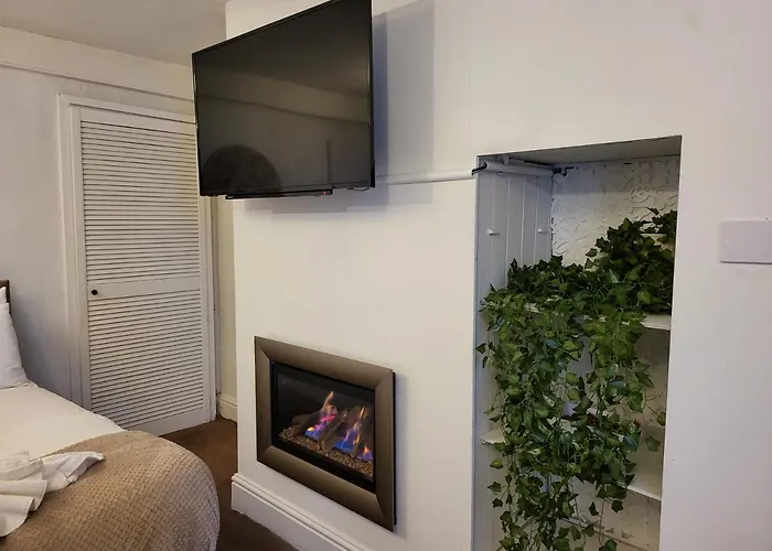 Seaside Flat With Fast Wifi